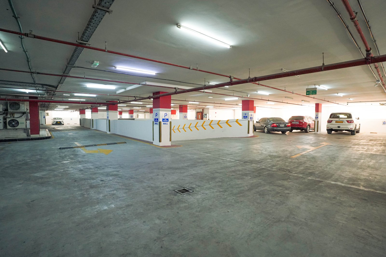 Shrooq Mall — photograph 11