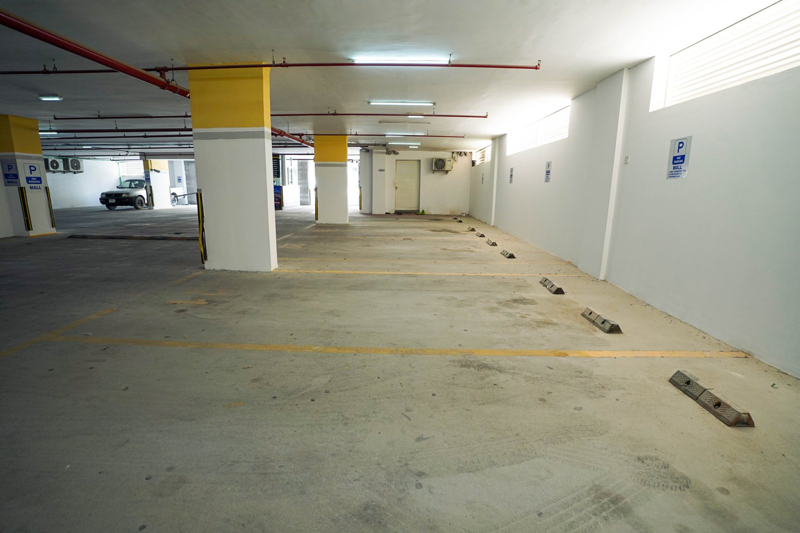 Shrooq Mall — photograph 24