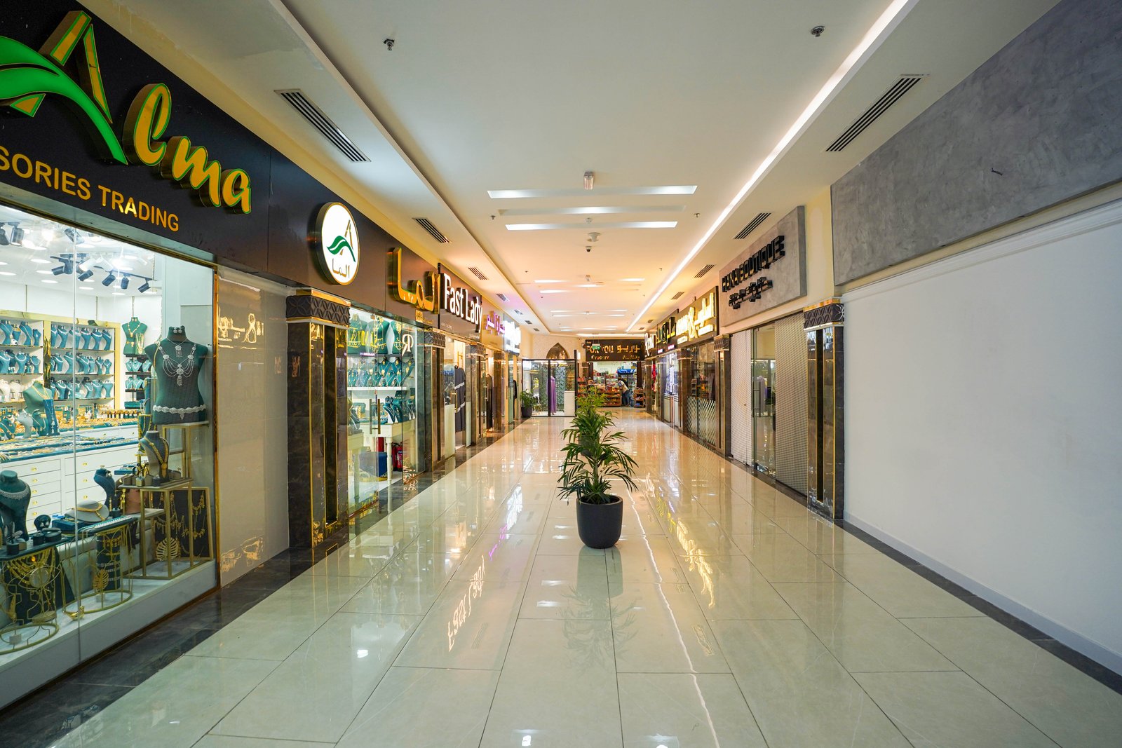 Shrooq Mall — photograph 55