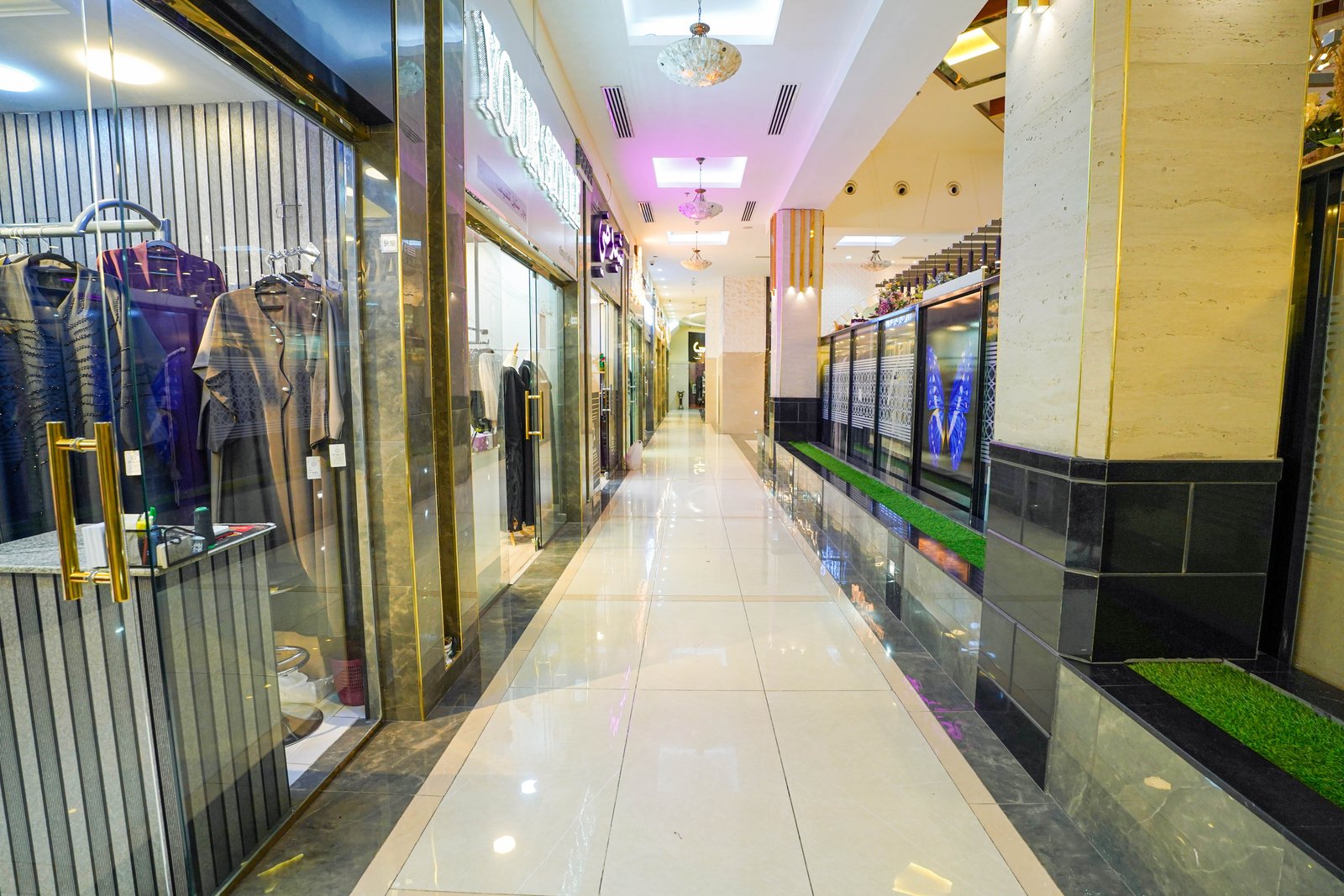Shrooq Mall — photograph 71