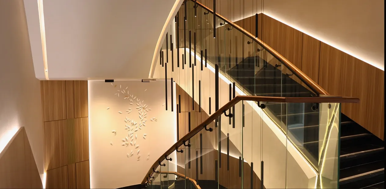 Business Square Interiors — photograph 3